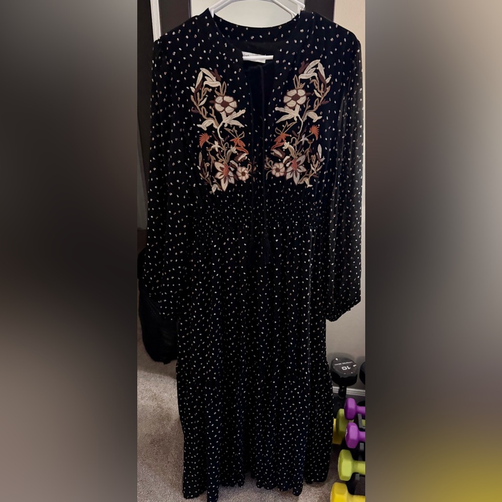RusttyDustty womens maxi dress, black with tan embroidery and print, size Xl.